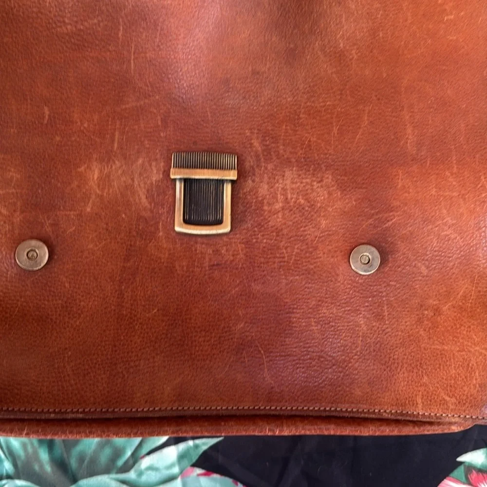 🍍 A&N  FLORENCE leather document bag classic Brown No key🍍16” width 🍍12” length - Picture 2 of 9